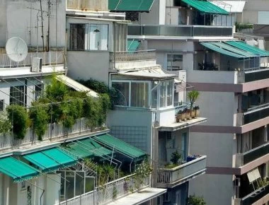 Σάλος στην Άρτα: Σπιτονοικοκυρά νοικιάζει γκαρσονιέρες σε φοιτητές για να τους παίρνει «μάτι»